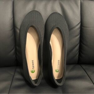 Ataiwee Women's Wide Width Slip-On Ballet Flats black size 8